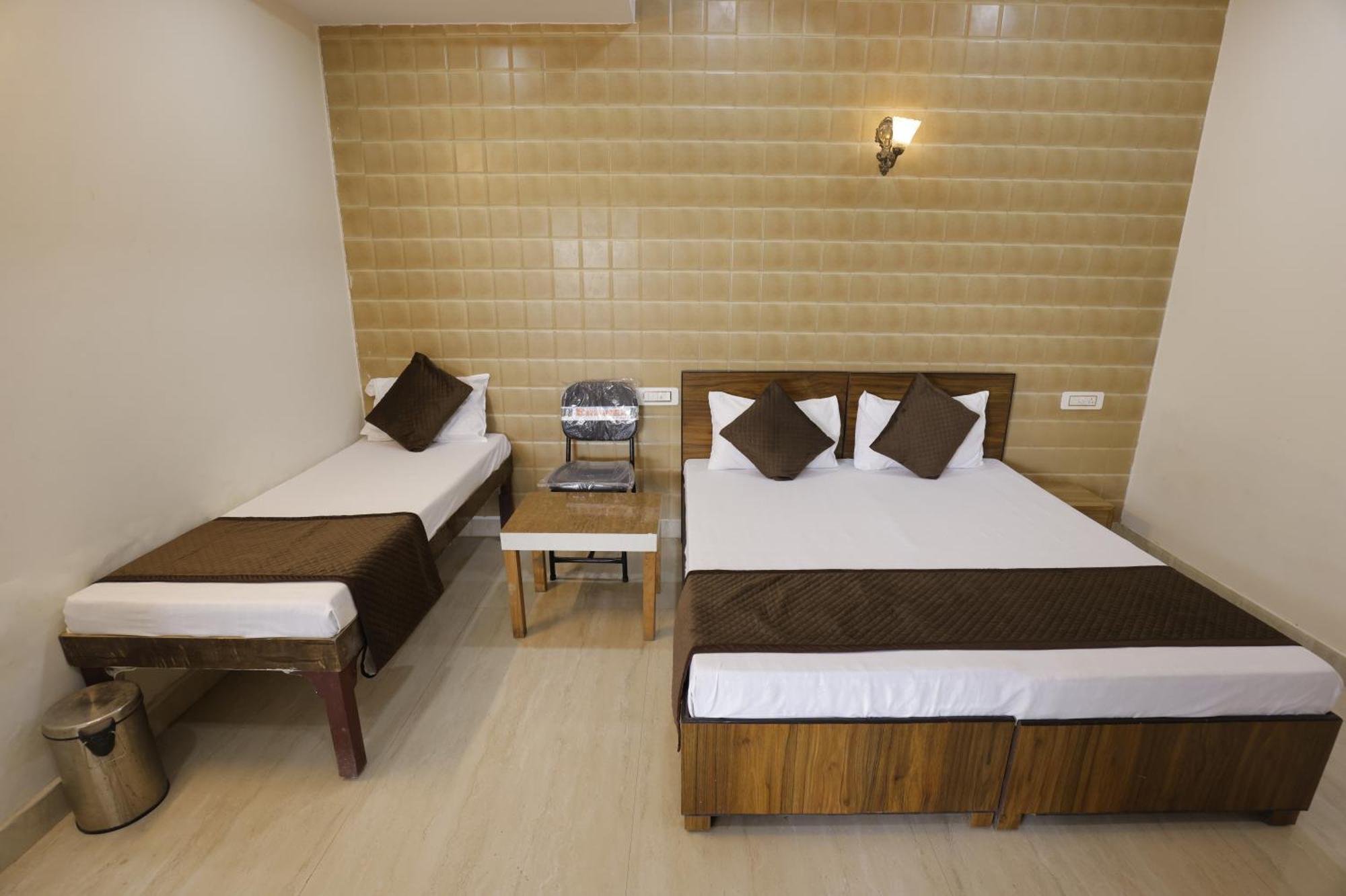 Basil Inn Home Stay Walking Distance From Taj Mahal Agra Agra  Exterior foto